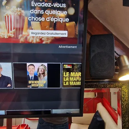 Voilier Familial Cockpit Spacieux Et Salon Panoramique, Vue à 360 Netflix Parking Botel *