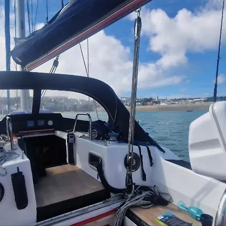 Ma Belle Lana Floating Retreat, Chantereyne Marina Cherbourg-en-Cotentin