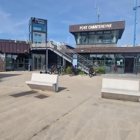 Ma Belle Lana Floating Retreat, Chantereyne Marina *