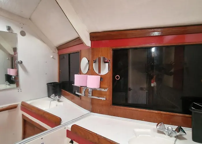 Voilier Familial Cockpit Spacieux Et Salon Panoramique, Vue à 360 Netflix Parking Cherbourg-en-Cotentin