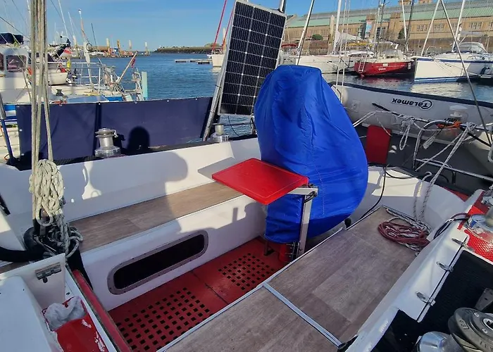 Voilier Familial Cockpit Spacieux Et Salon Panoramique, Vue à 360 Netflix Parking Bateau-hôtel *