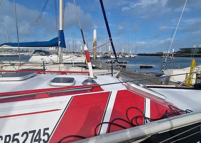 Bateau-hôtel Voilier Familial Cockpit Spacieux Et Salon Panoramique, Vue à 360 Netflix Parking