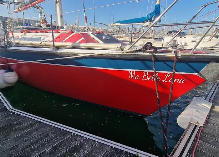 Voilier Familial Cockpit Spacieux Et Salon Panoramique, Vue à 360 Netflix Parking Cherbourg-en-Cotentin
